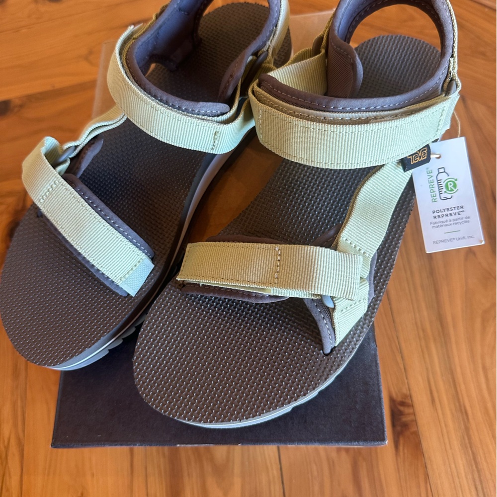 Teva Sage Green Women’s Universal Trail Sandals, sz 9 NEW